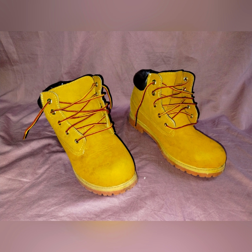 Boy`s Faded Glory Tucker Boots Lace Up Wheat
